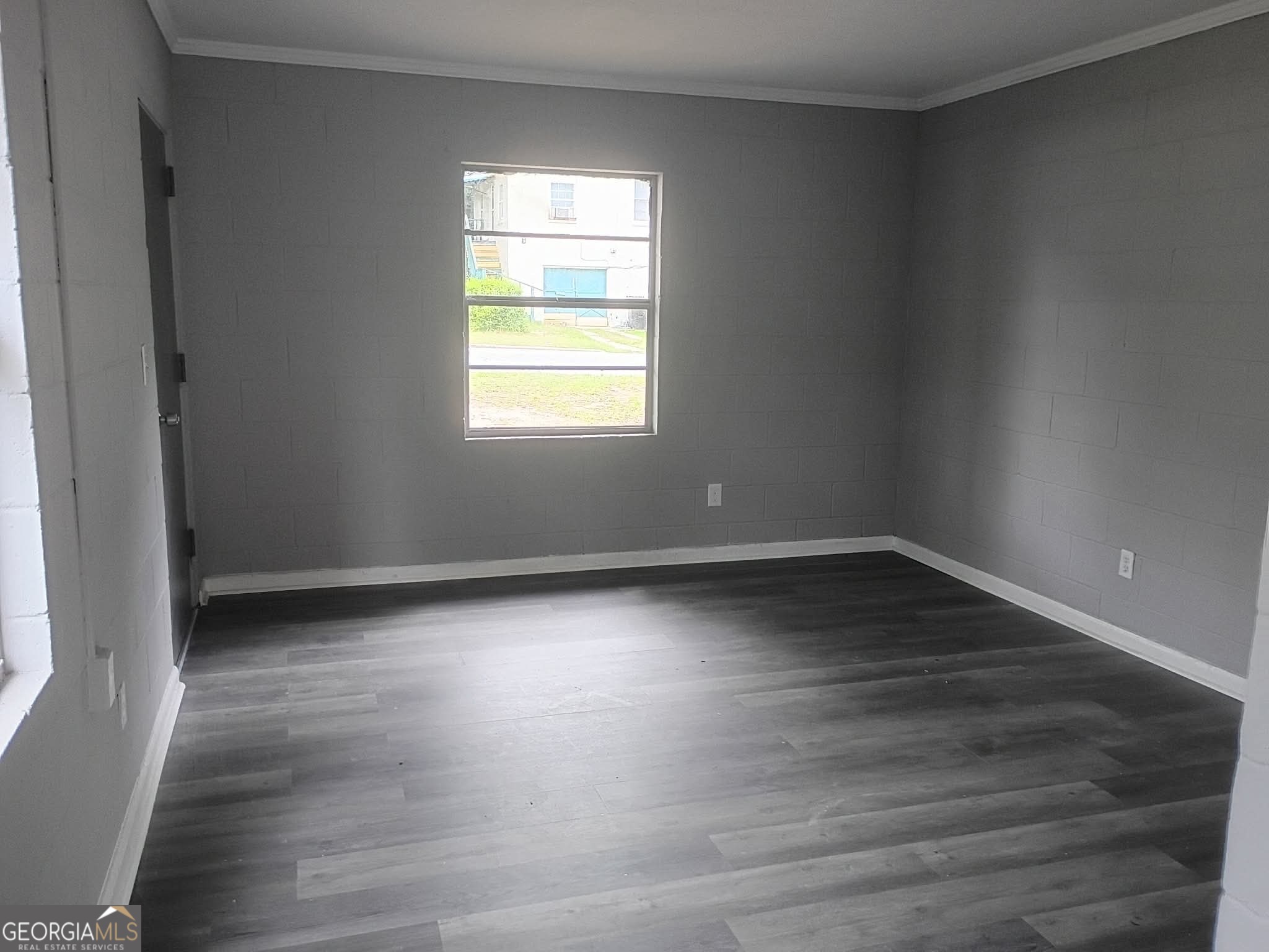 2416 16th Avenue Property Photo 2