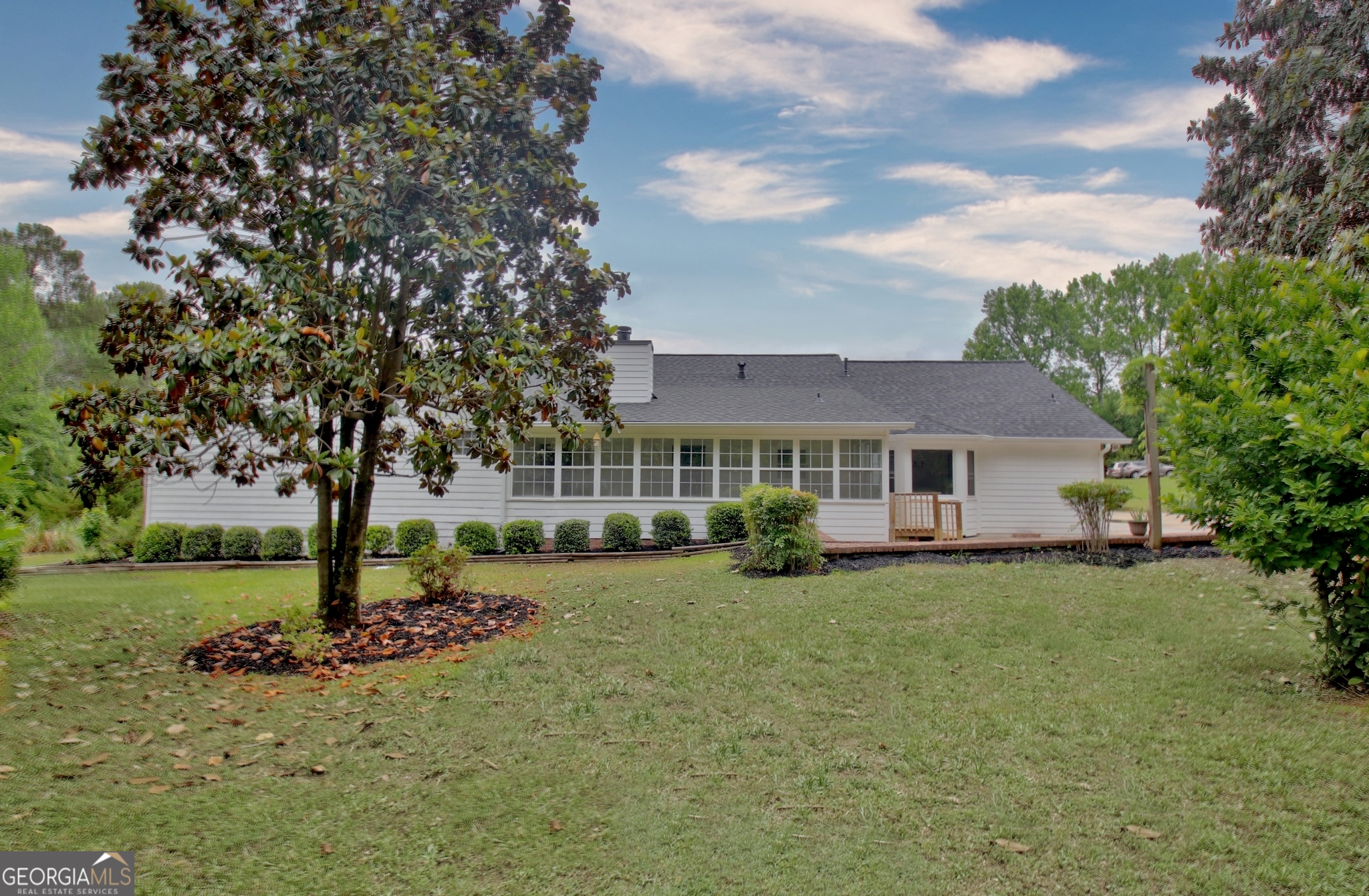 105 Walden Way Property Photo 5