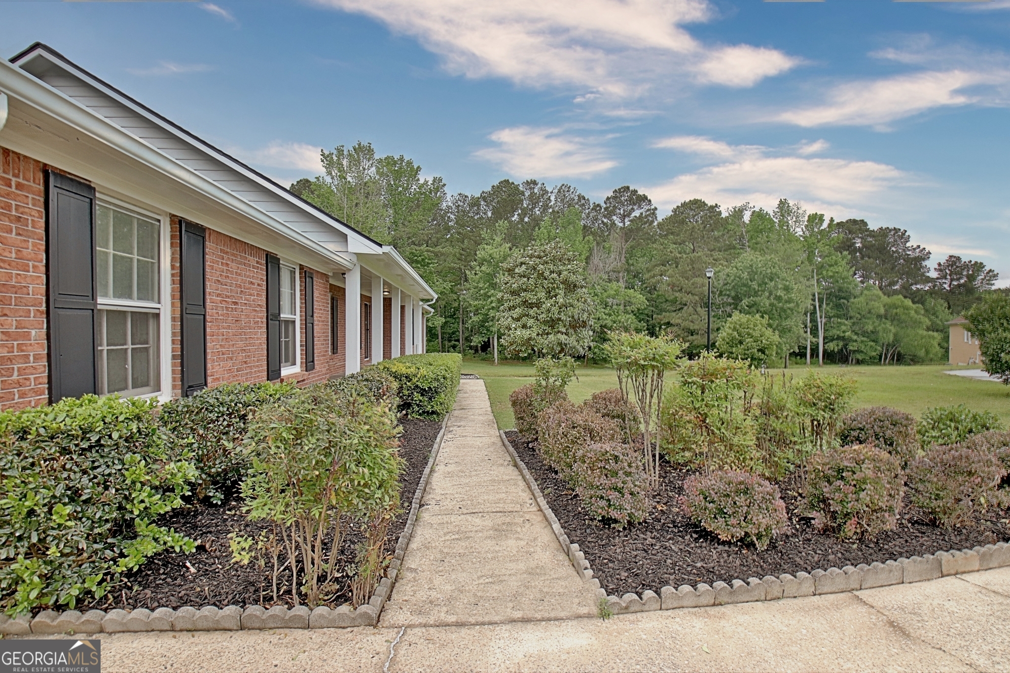 105 Walden Way Property Photo 7