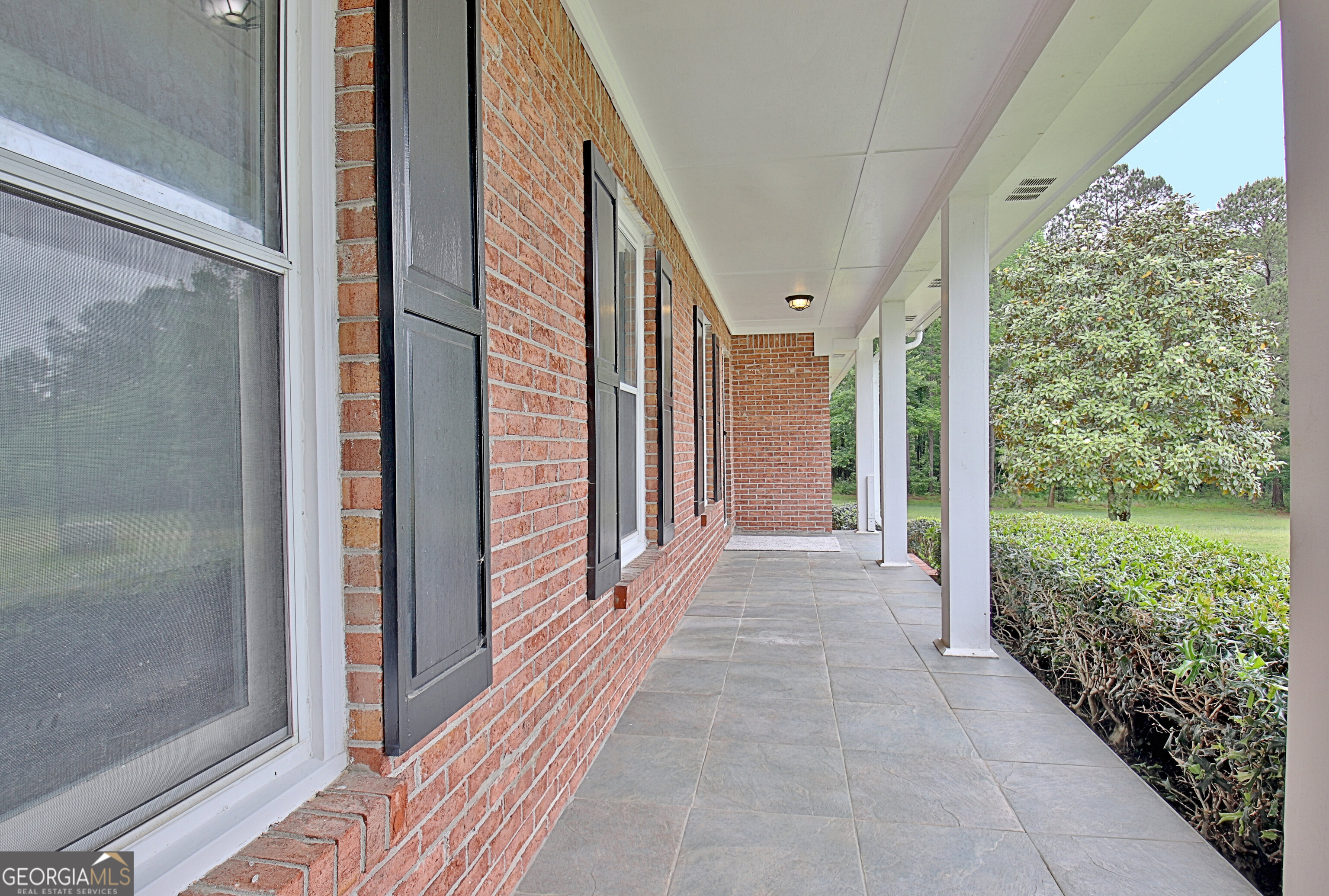 105 Walden Way Property Photo 9