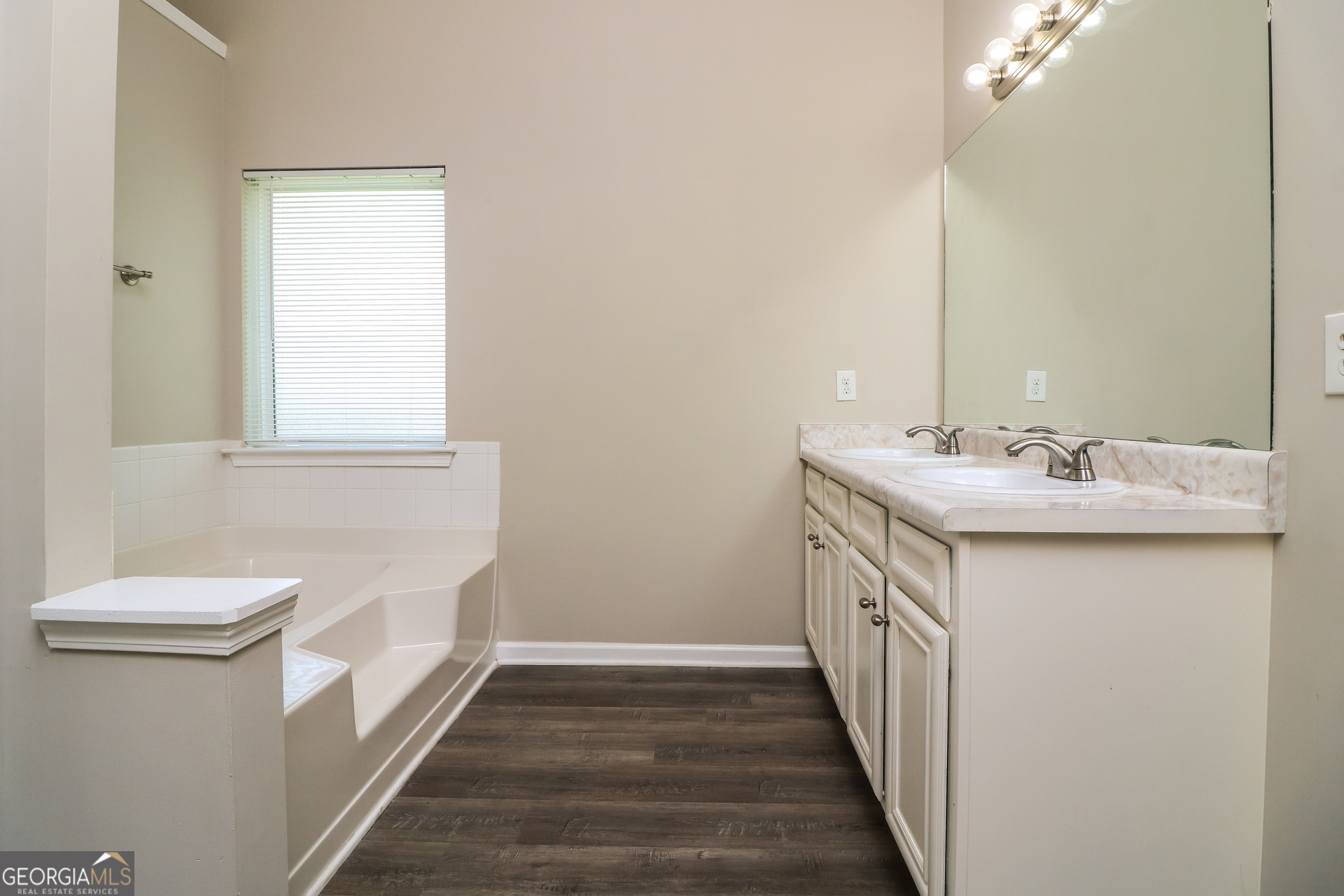7478 Absinth Drive Property Photo 16