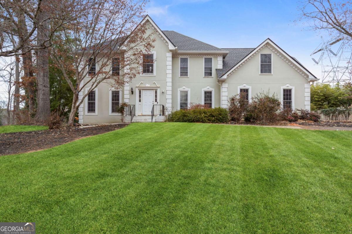 808 Valbrook Court SW