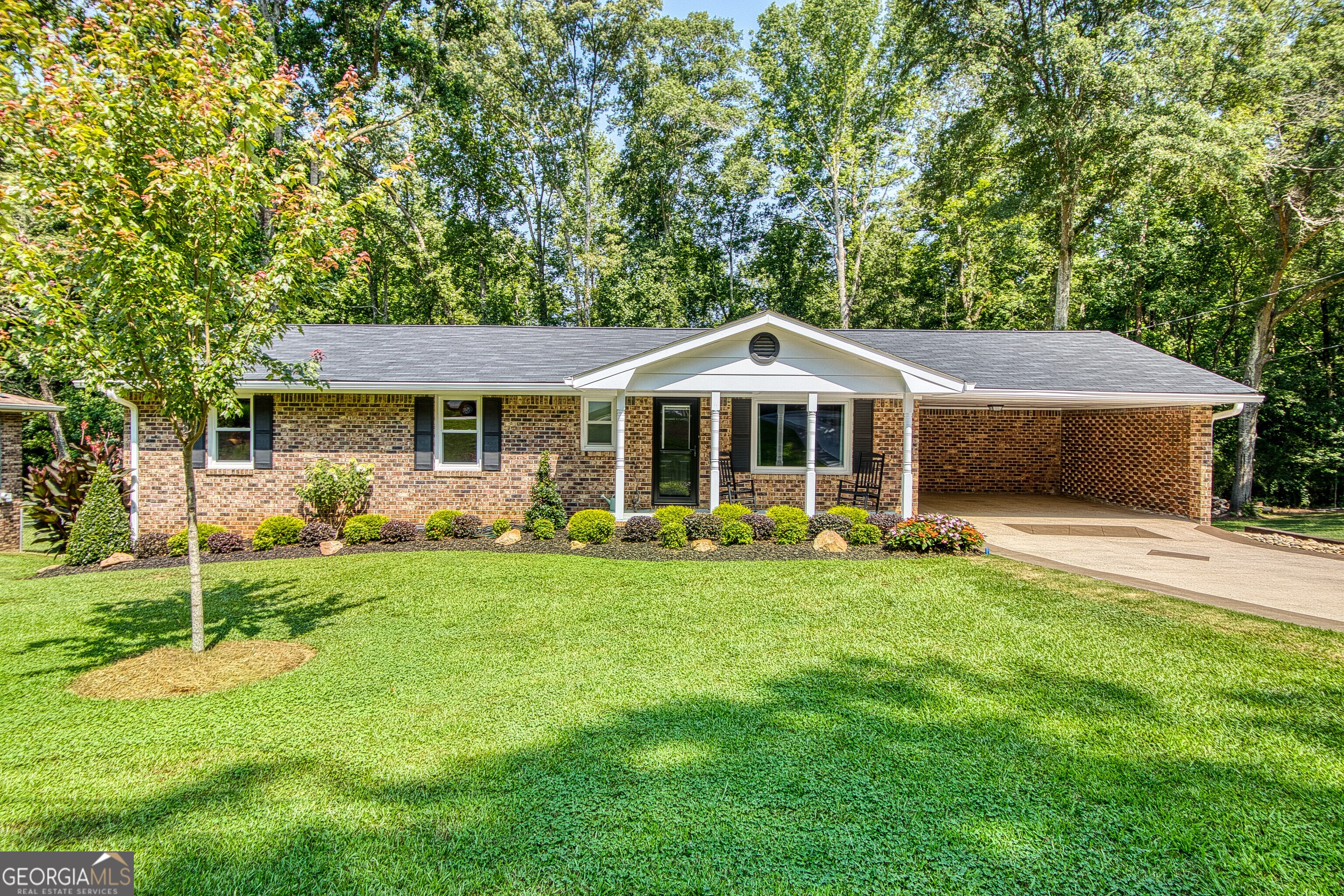 27 Lynhaven Drive Property Photo 1