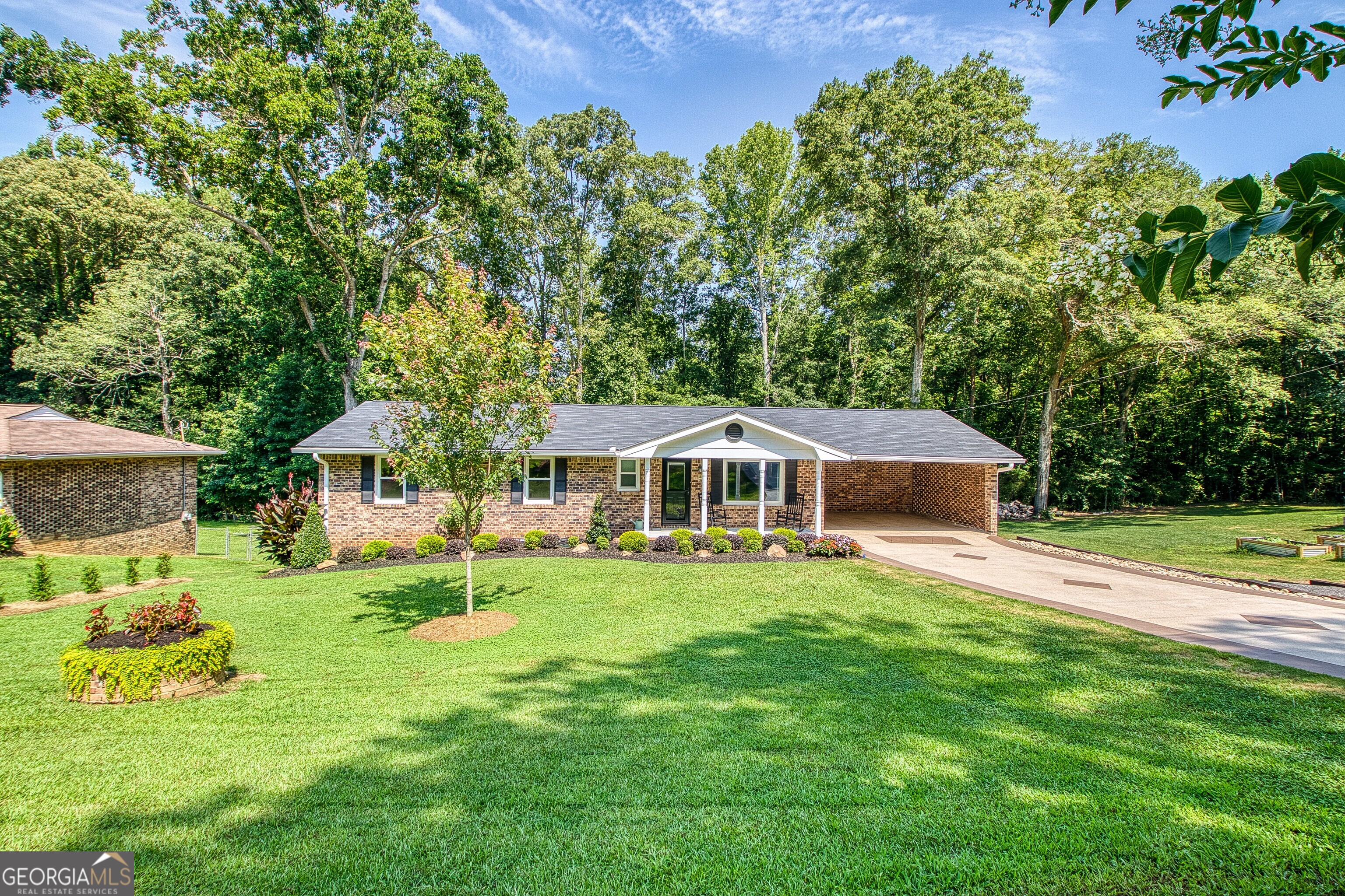 27 Lynhaven Drive Property Photo 2