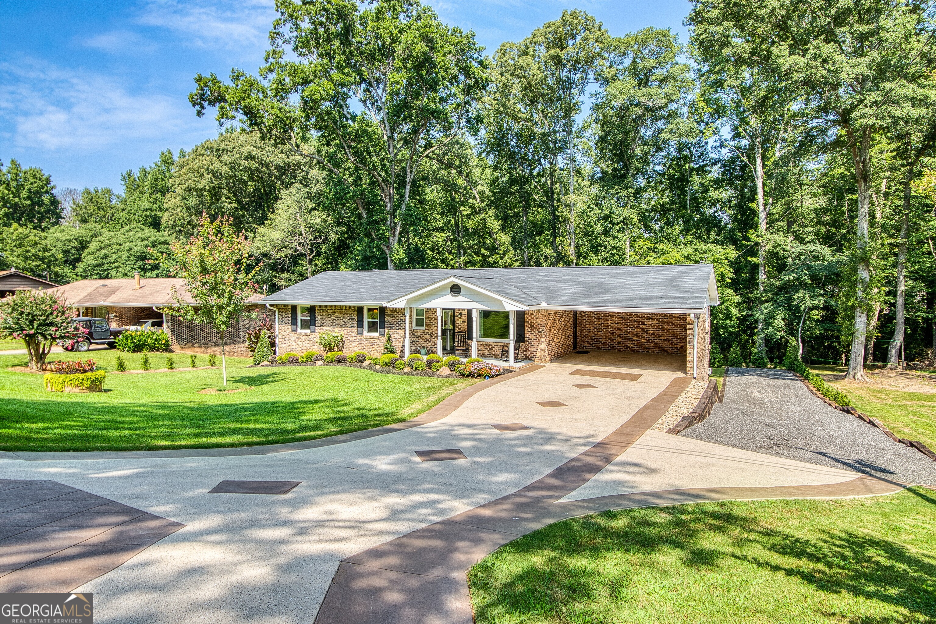 27 Lynhaven Drive Property Photo 4