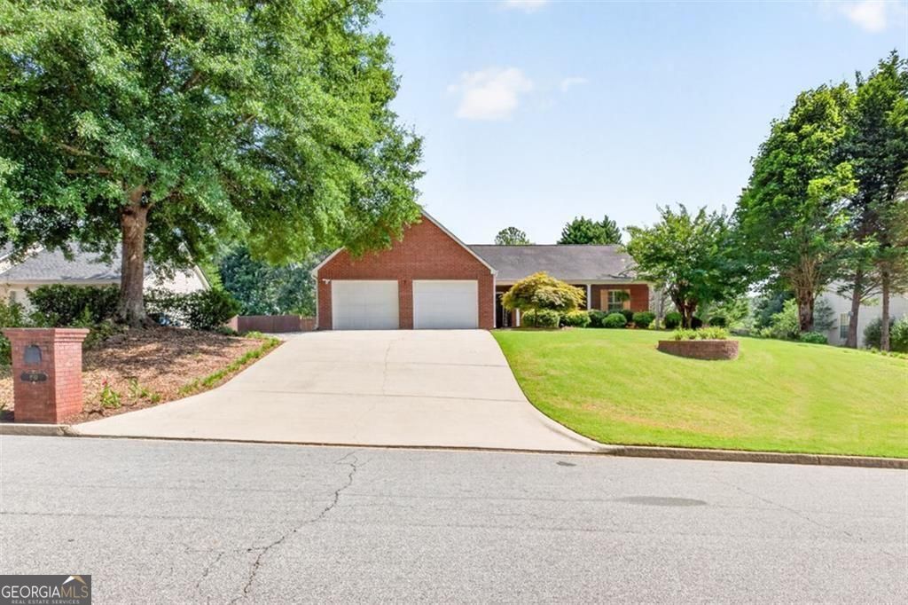 1561 Timber Heights Drive Property Photo 1