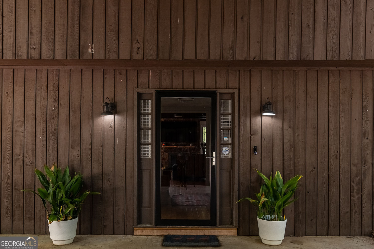 552 Edgefield Drive Property Photo 4