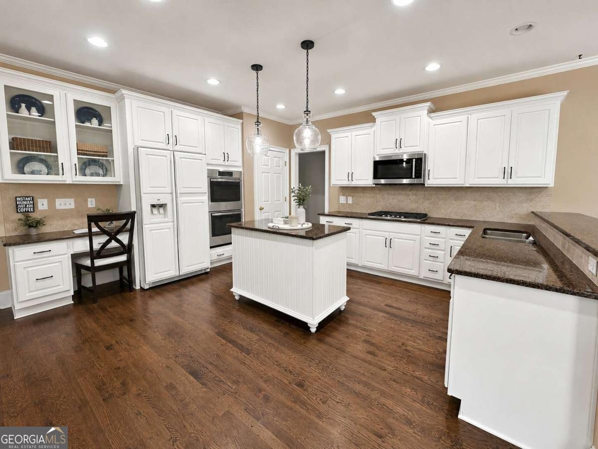 5069 Tarry Glen Drive Property Photo 8