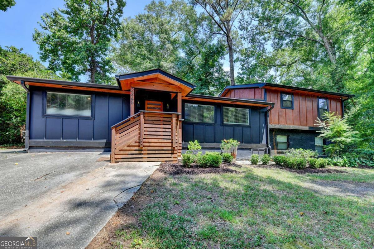 2345 Tilson Road Property Photo 2