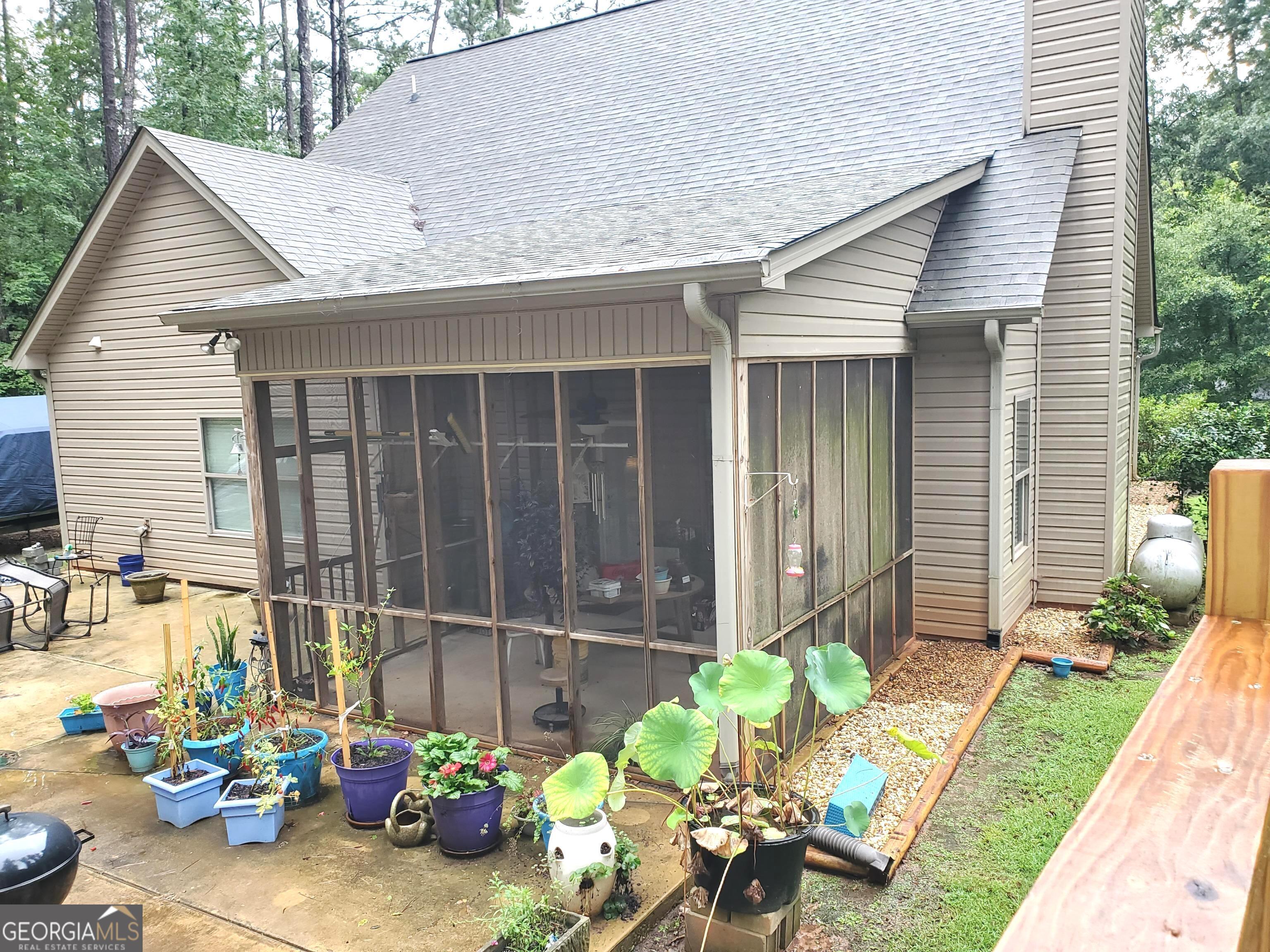 575 Starling Drive Property Photo 3