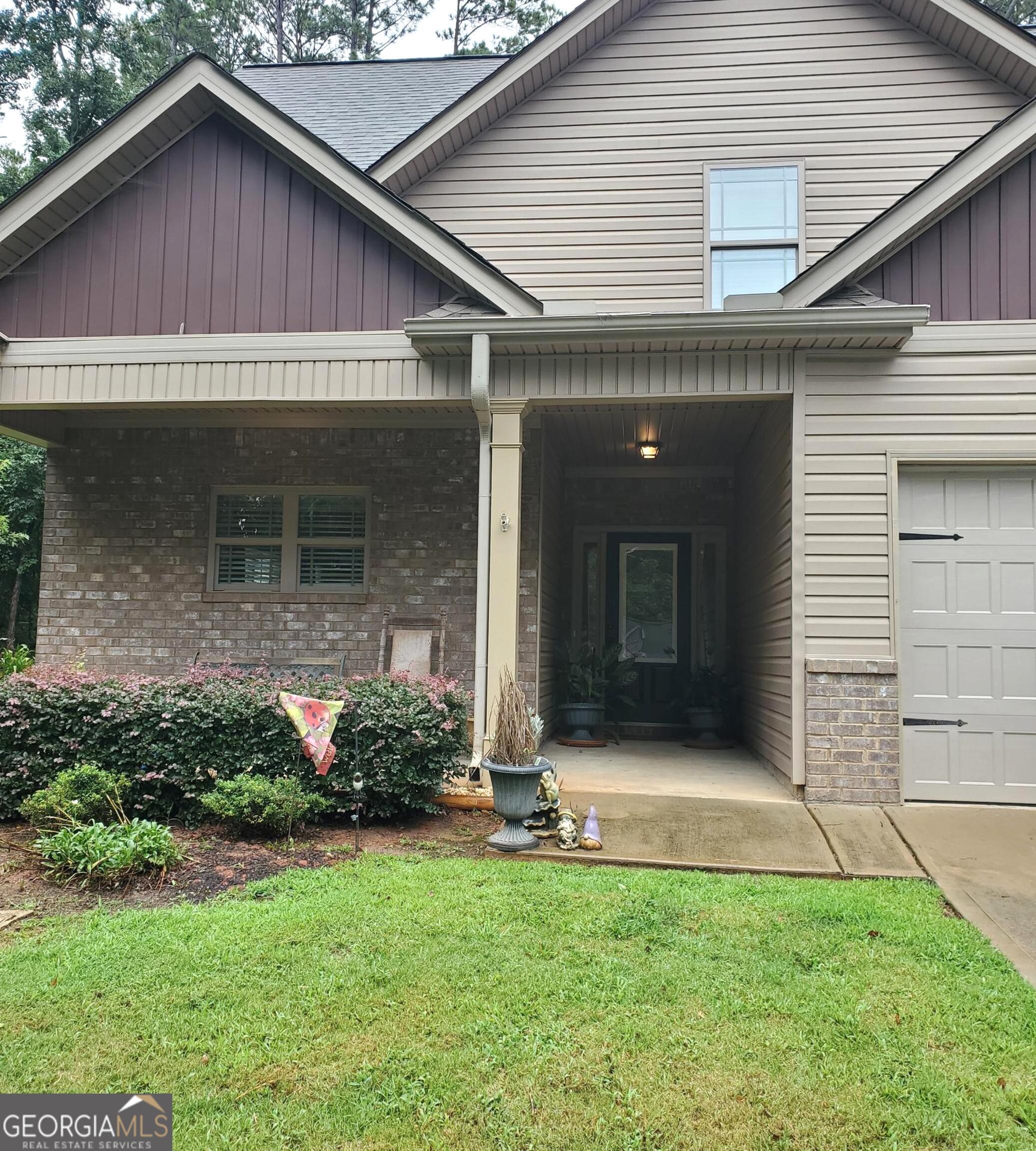 575 Starling Drive Property Photo 8