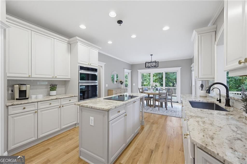 6885 Woodspring Way Property Photo 3