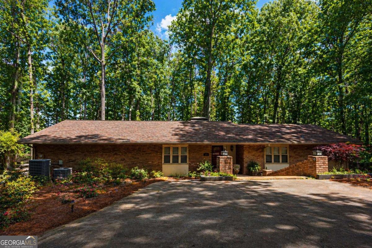 3108 Chapel Hill Road Property Photo 3