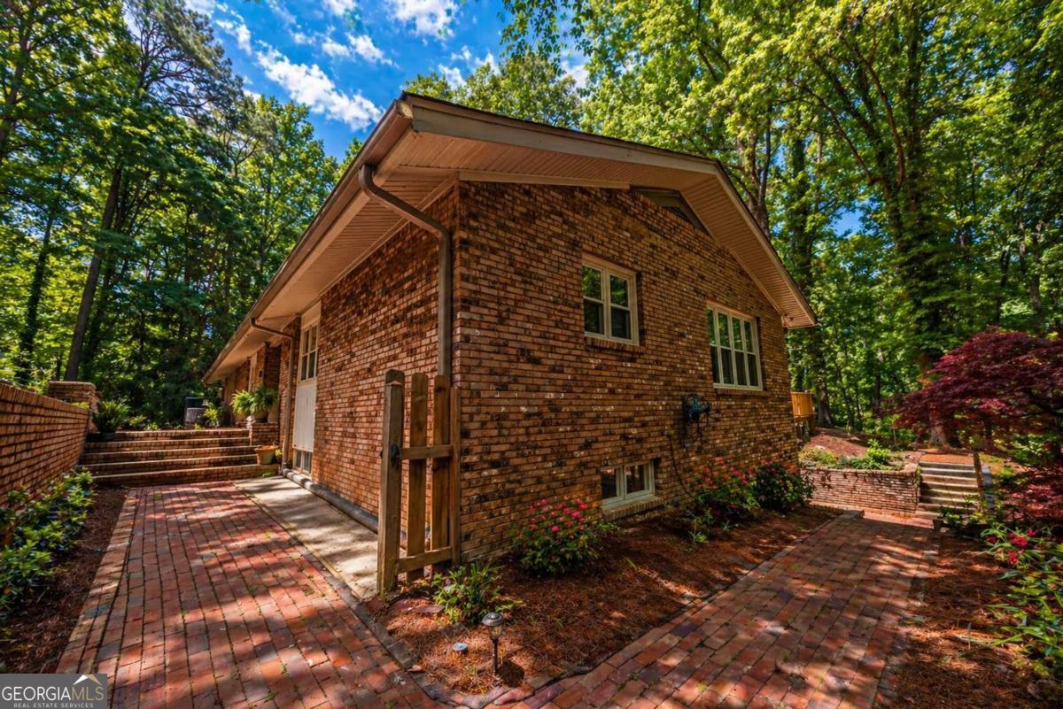 3108 Chapel Hill Road Property Photo 4