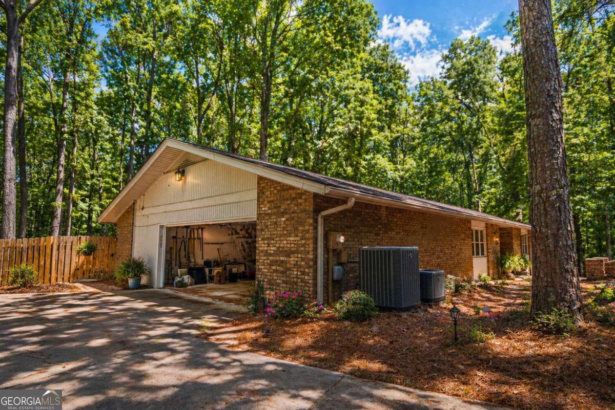 3108 Chapel Hill Road Property Photo 5