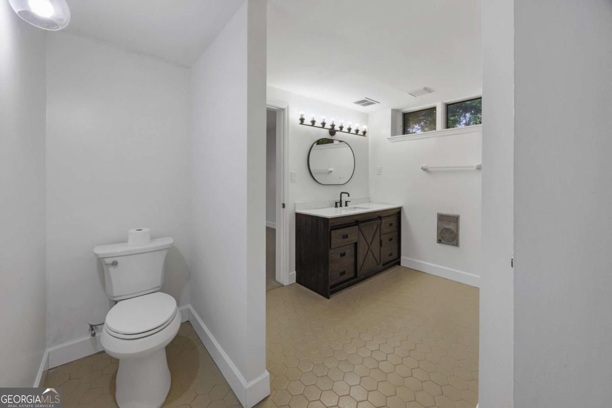3108 Chapel Hill Road Property Photo 22