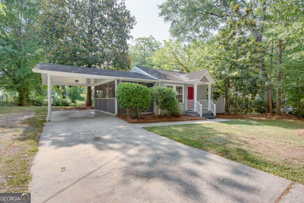 2603 Davenport Street Se Property Photo 2