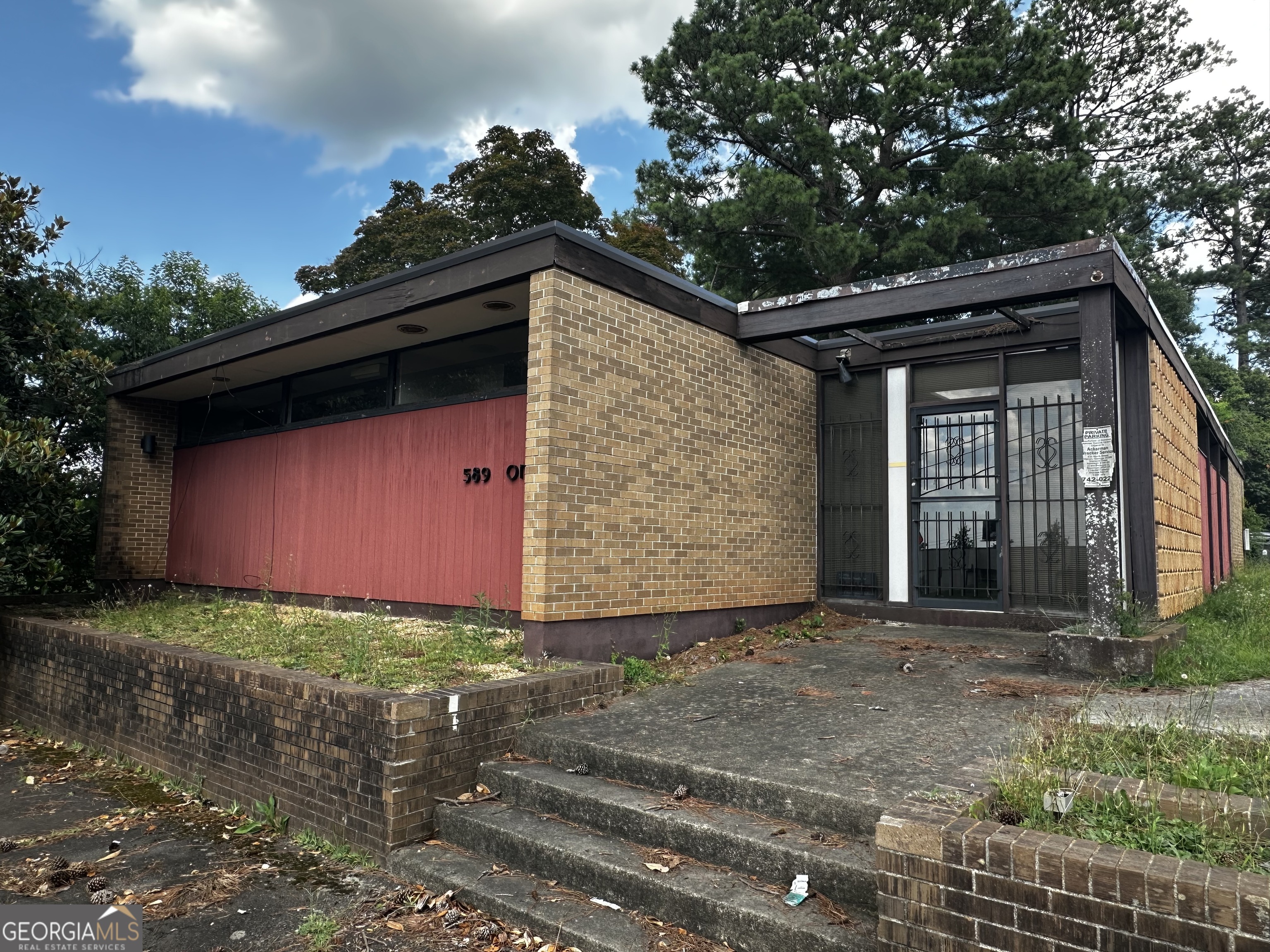 589 Forest Avenue Property Photo 1