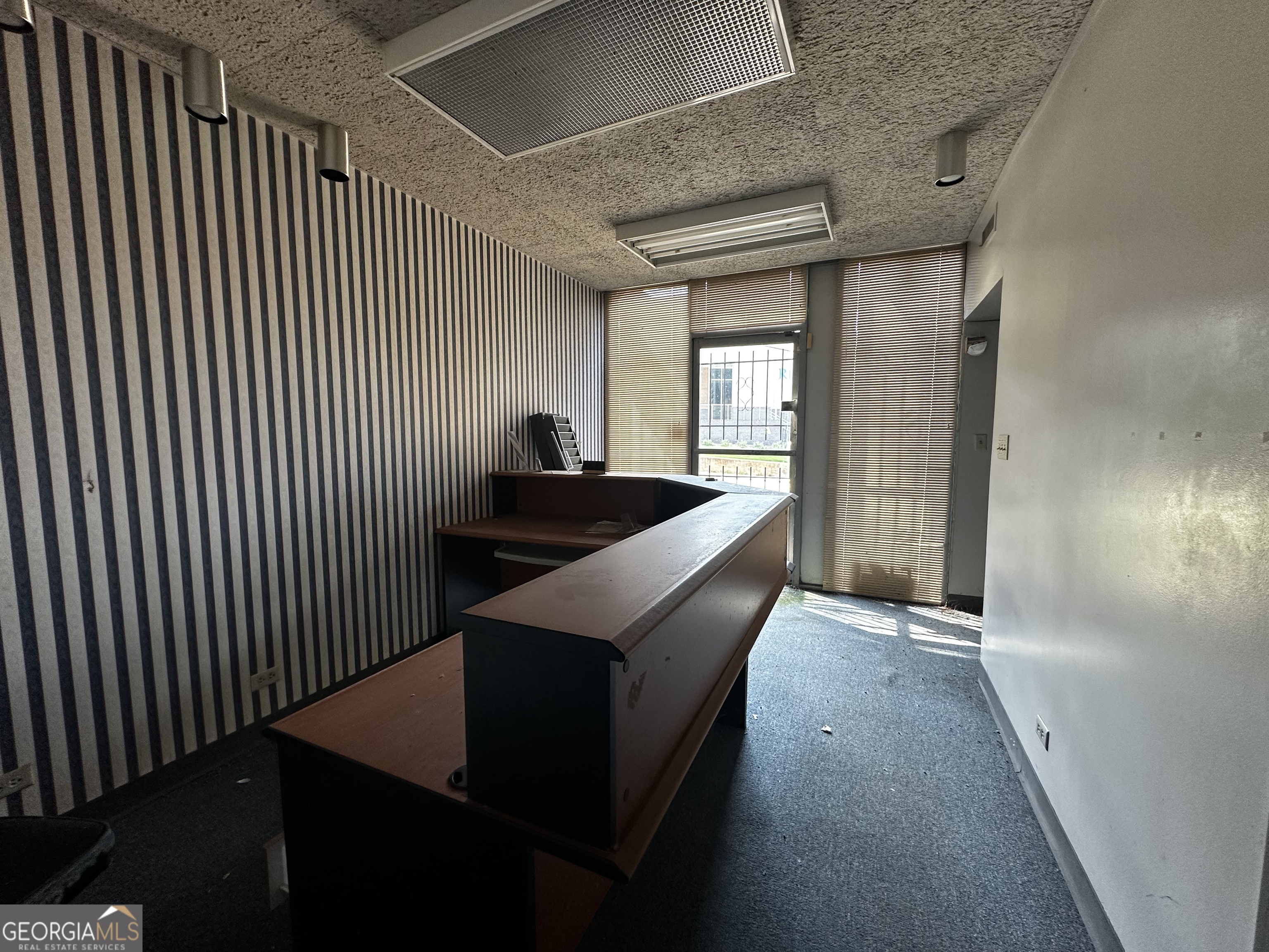 589 Forest Avenue Property Photo 3