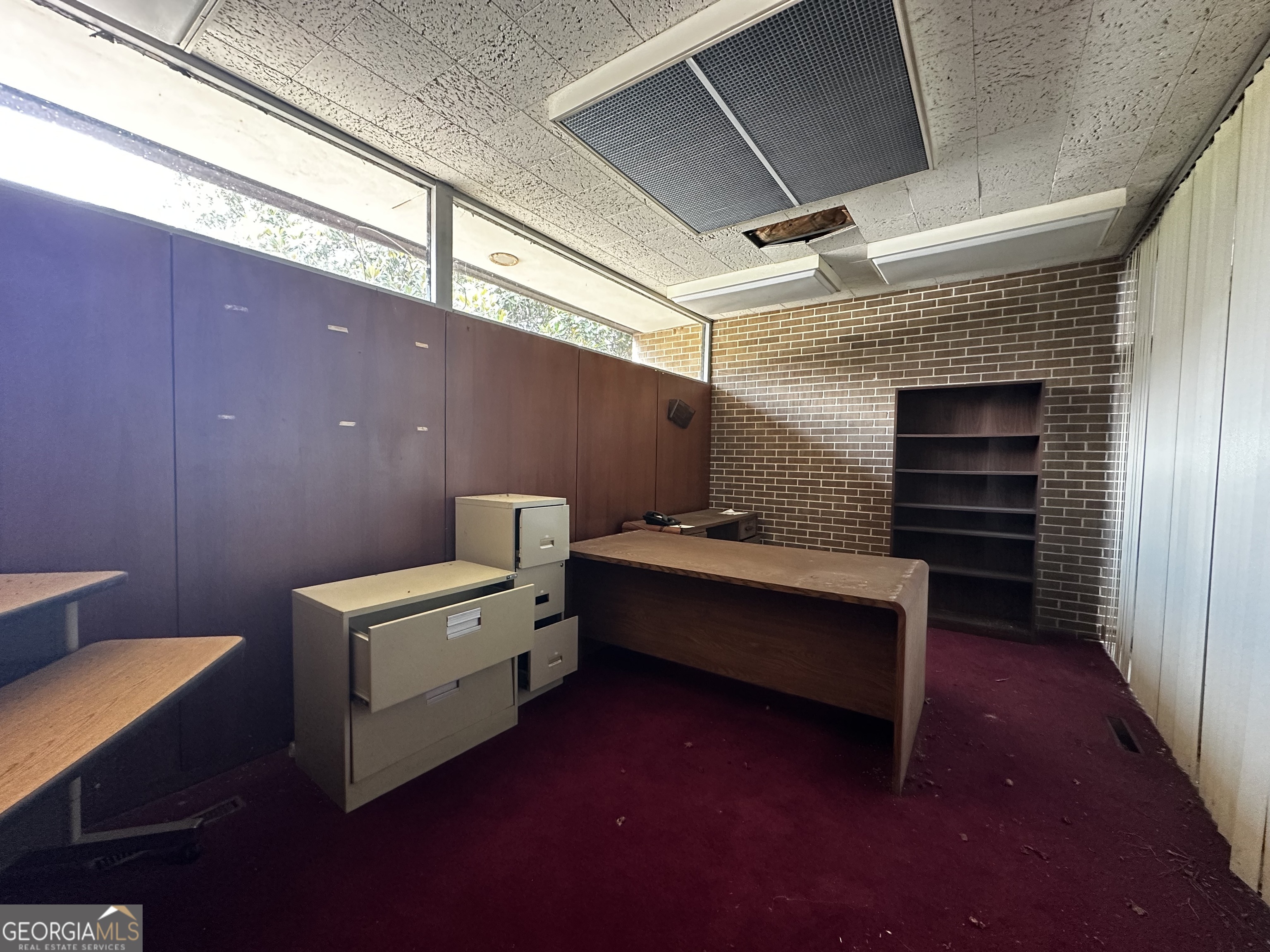 589 Forest Avenue Property Photo 4