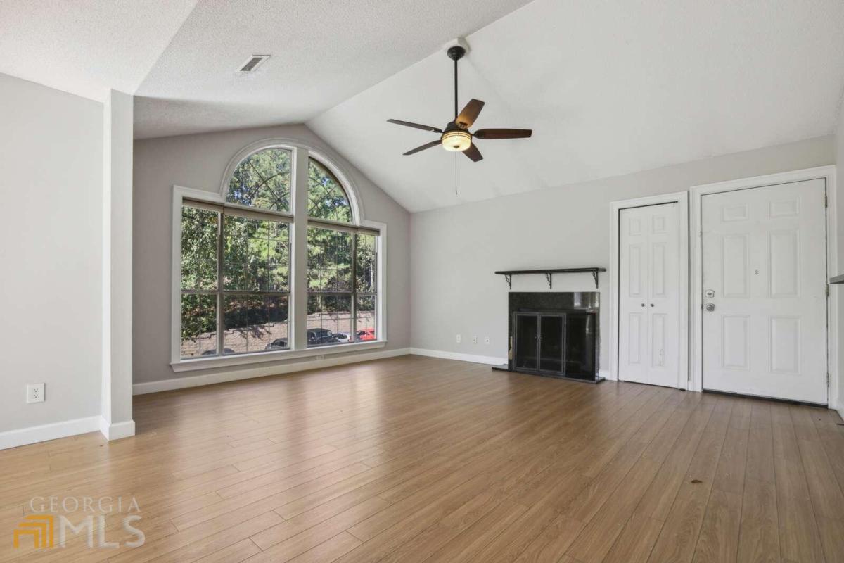1007 Sandy Lane Drive Property Photo 6