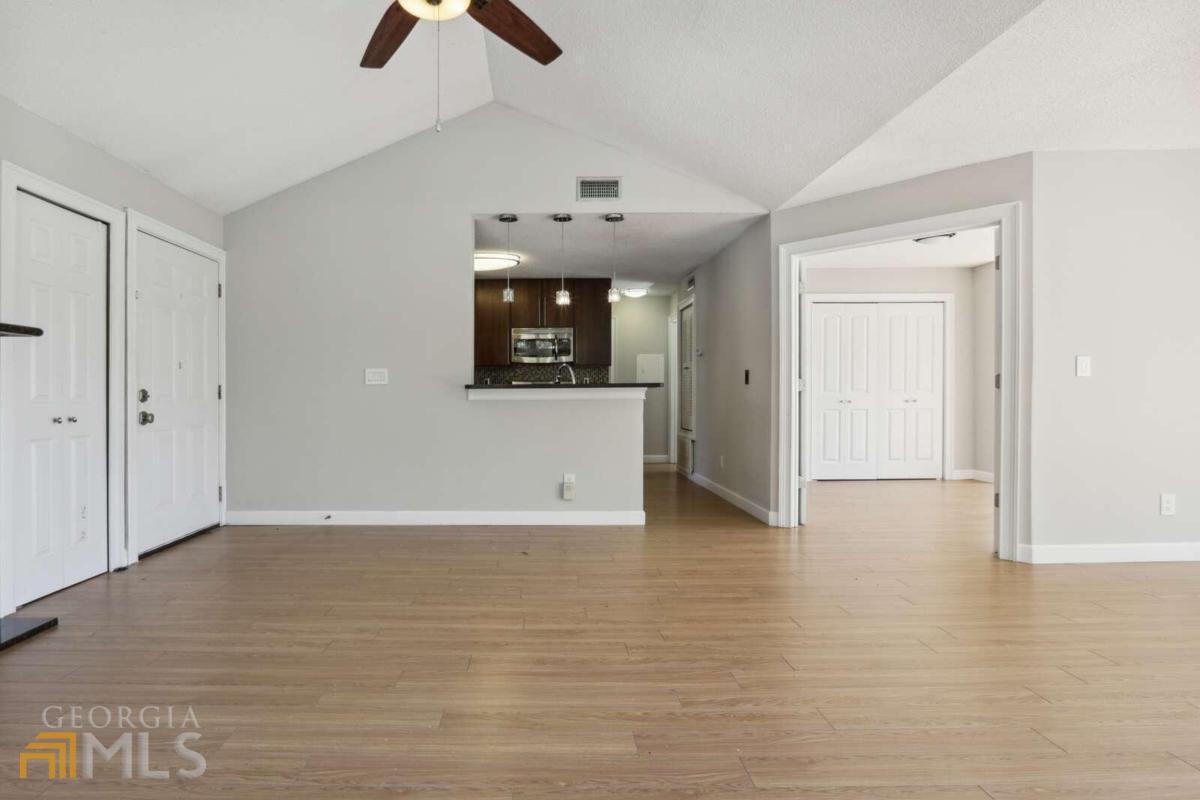 1007 Sandy Lane Drive Property Photo 8