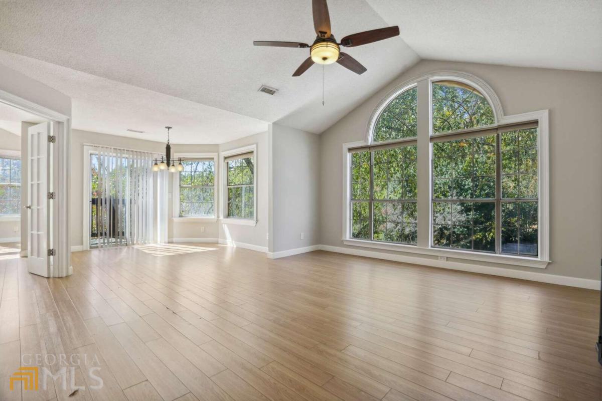 1007 Sandy Lane Drive Property Photo 9