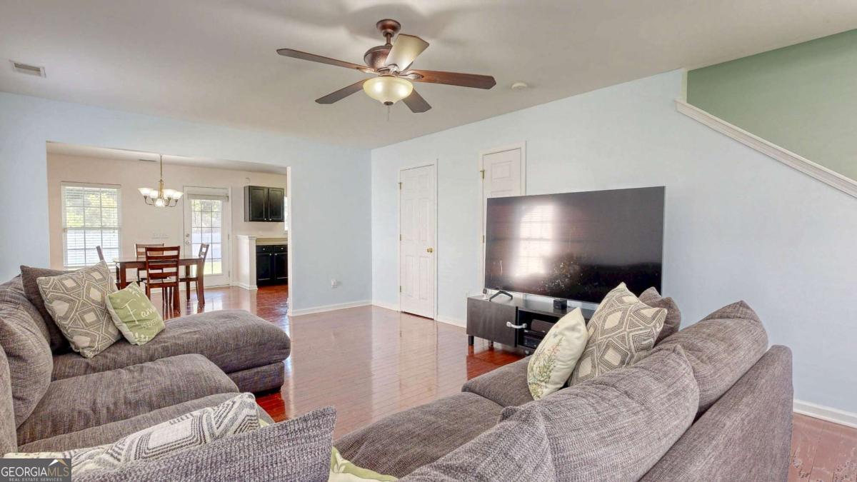 37 Hamilton Grove Drive Property Photo 4