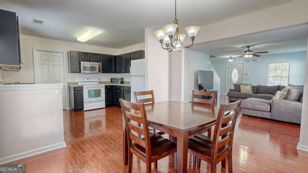 37 Hamilton Grove Drive Property Photo 6