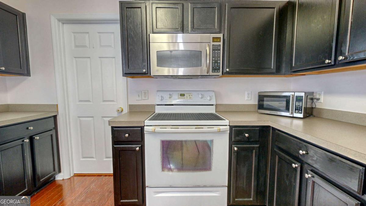 37 Hamilton Grove Drive Property Photo 12