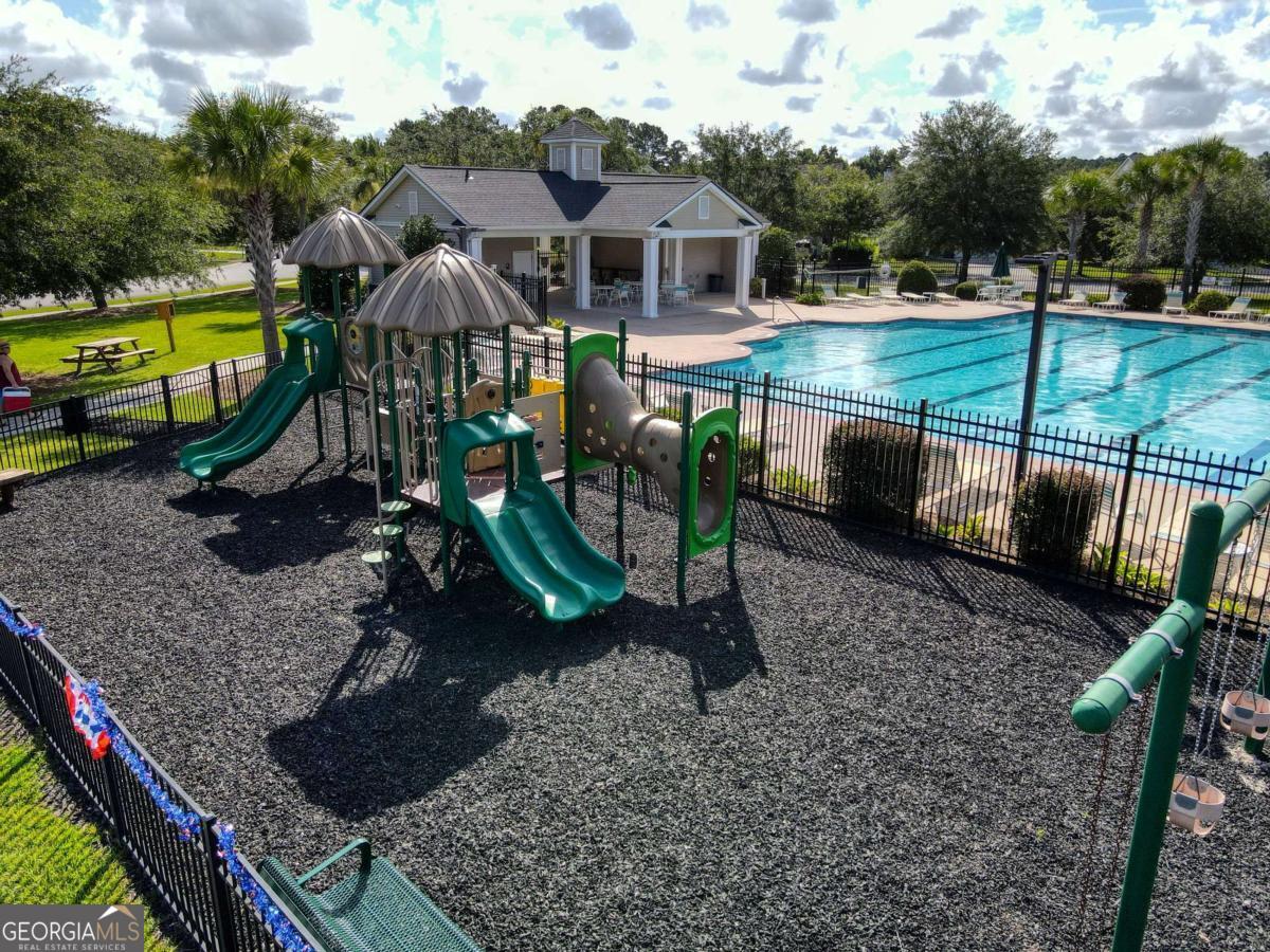 37 Hamilton Grove Drive Property Photo 35