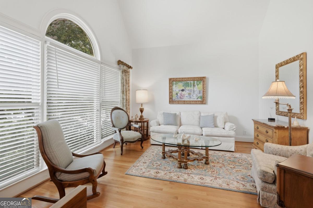 3725 Ridgeway Terrace Property Photo 11