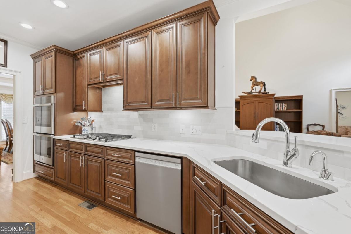 3725 Ridgeway Terrace Property Photo 17