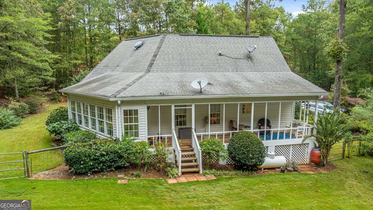 1011 H D Atha Road Property Photo 5