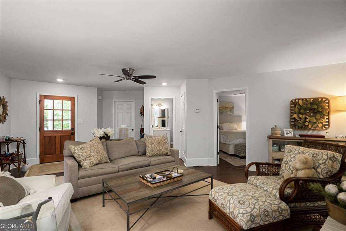 1011 H D Atha Road Property Photo 6