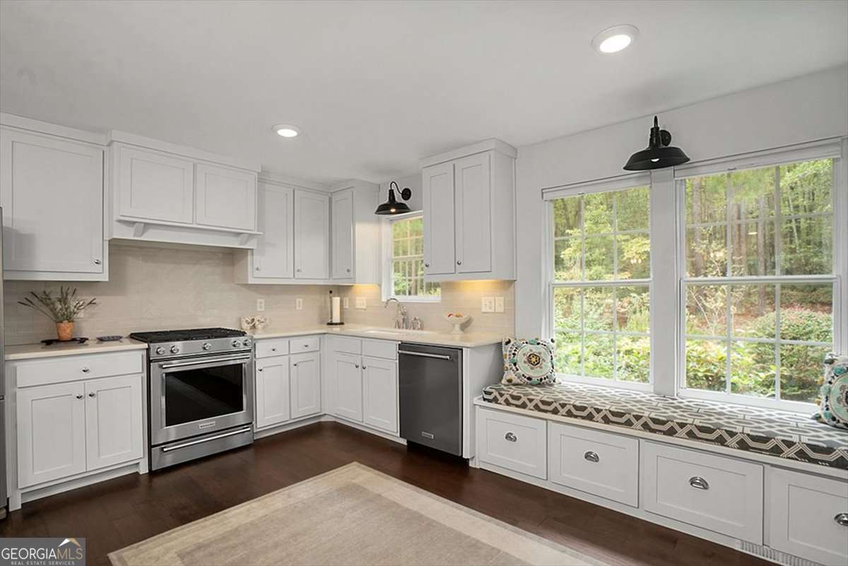 1011 H D Atha Road Property Photo 8