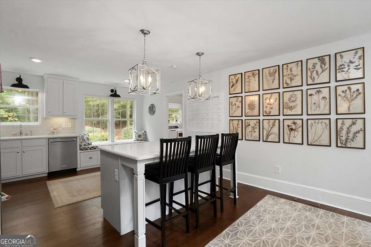 1011 H D Atha Road Property Photo 9