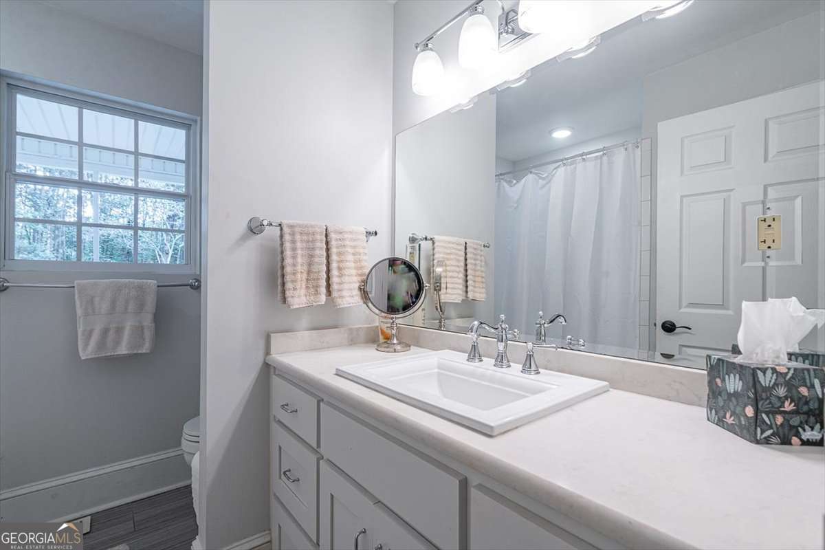 1011 H D Atha Road Property Photo 14