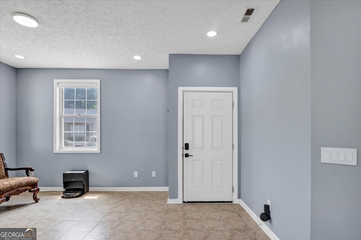 141 Windcroft Circle Property Photo 3