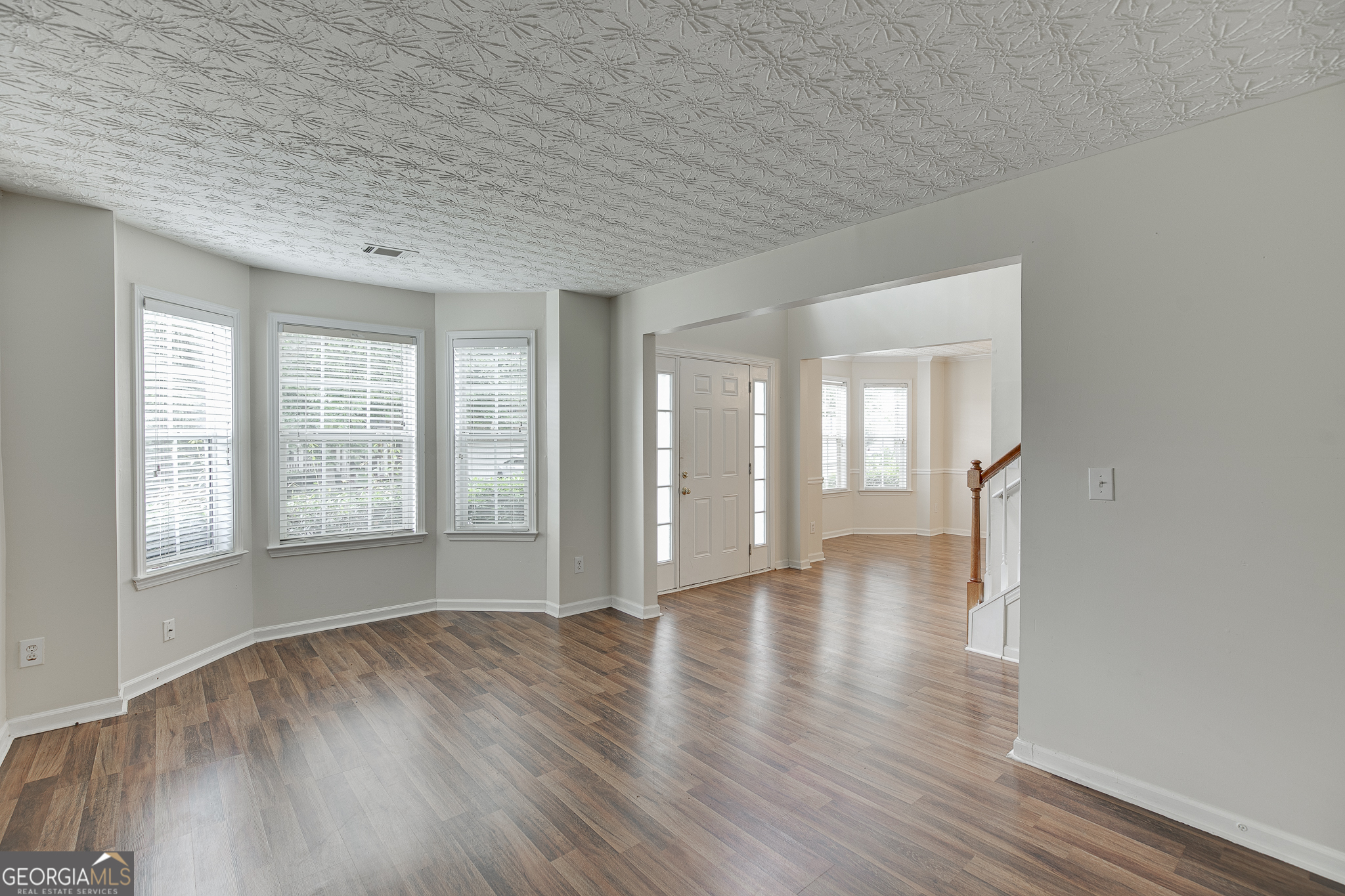 2054 Pierce Way Property Photo 7
