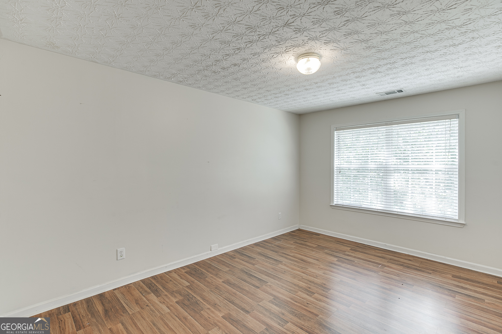 2054 Pierce Way Property Photo 24