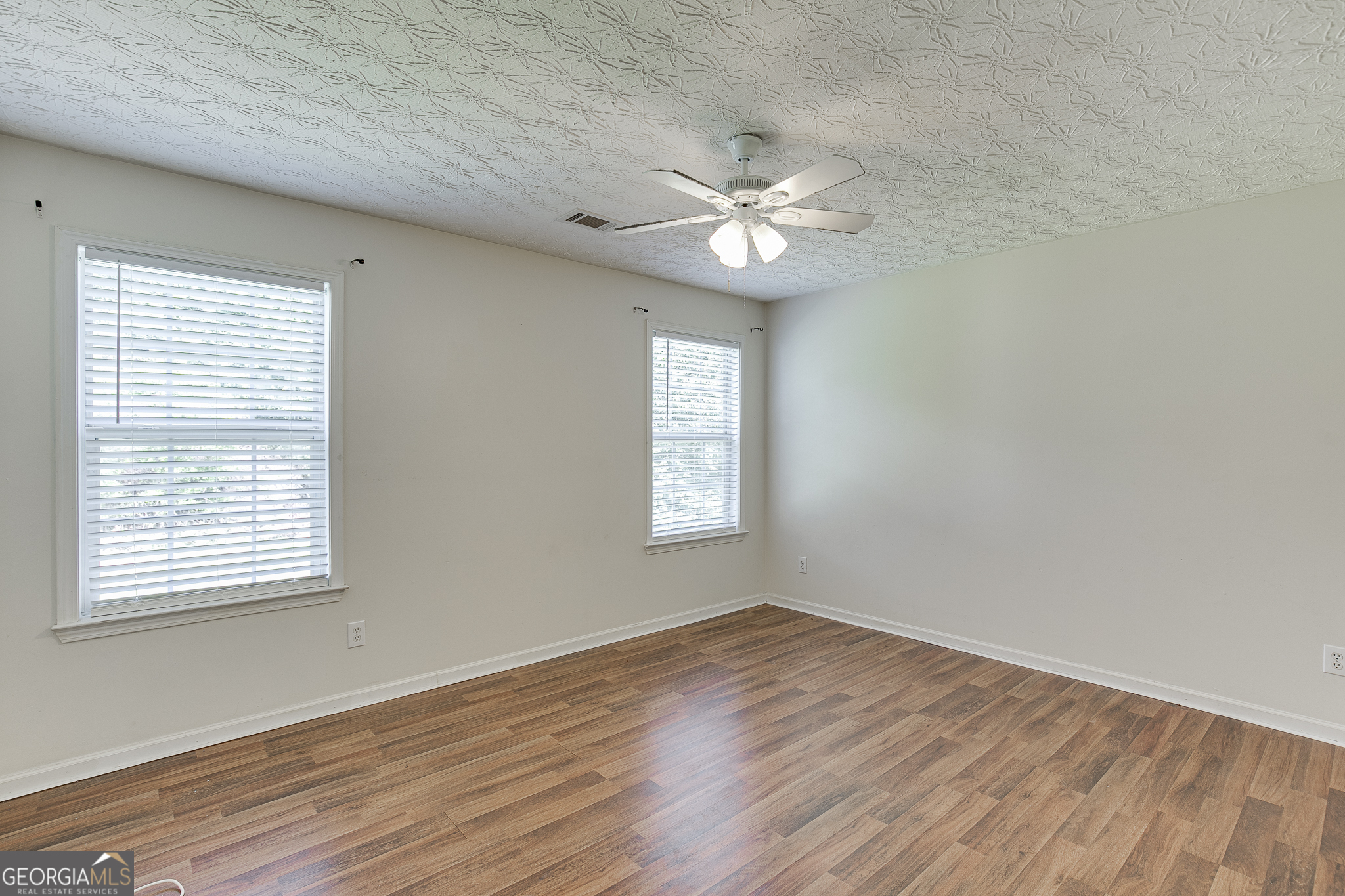 2054 Pierce Way Property Photo 28