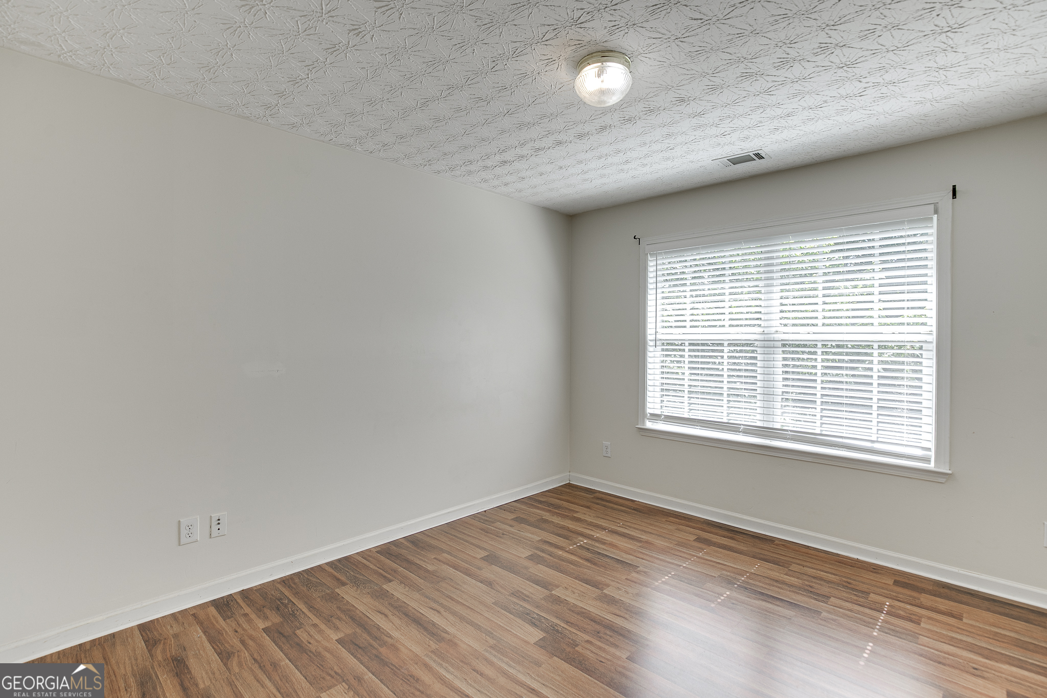2054 Pierce Way Property Photo 30