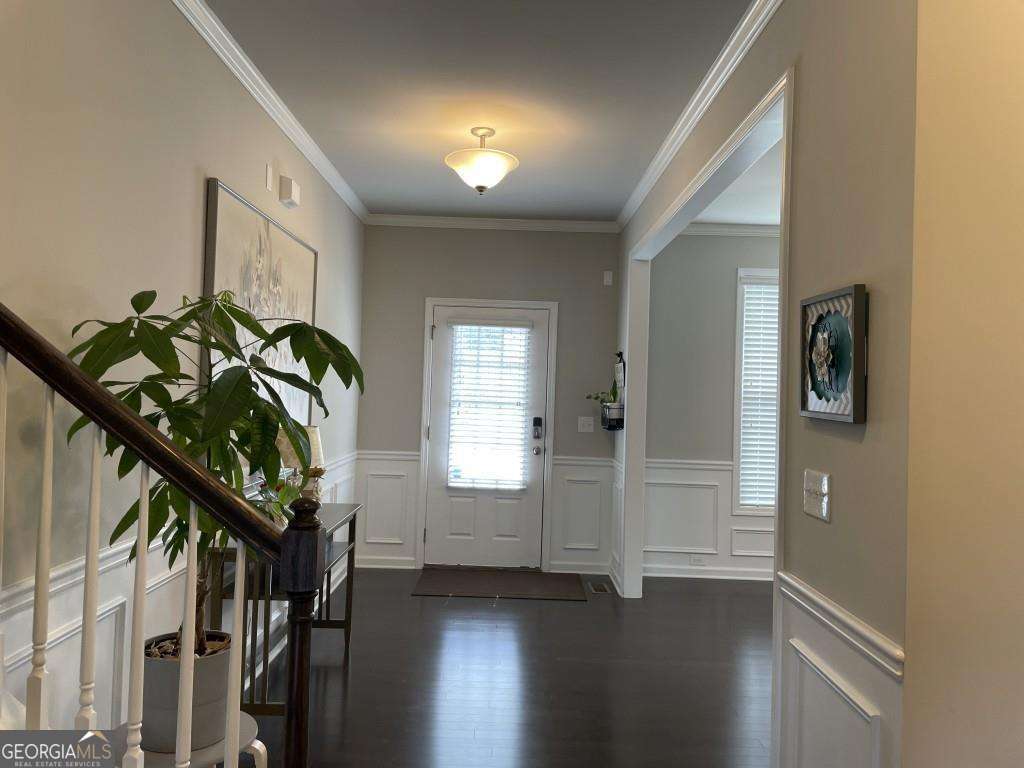 2415 Matlin Way Property Photo 4
