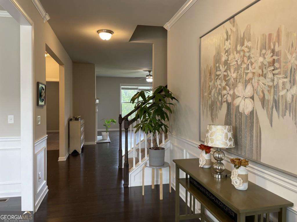 2415 Matlin Way Property Photo 6