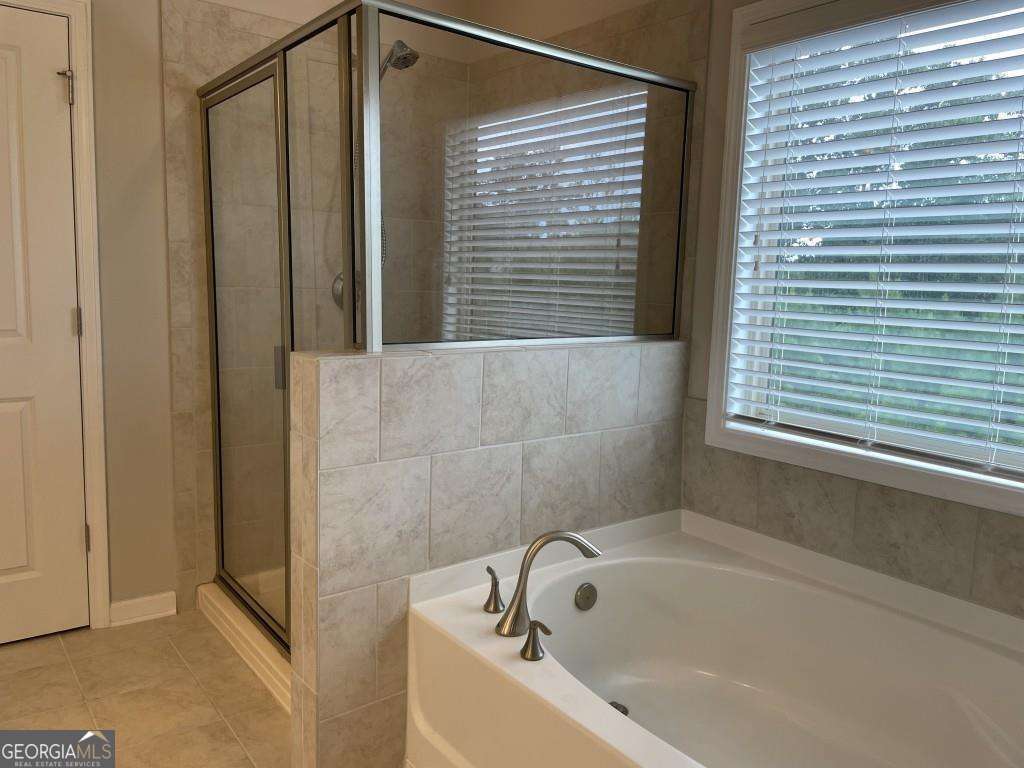 2415 Matlin Way Property Photo 28