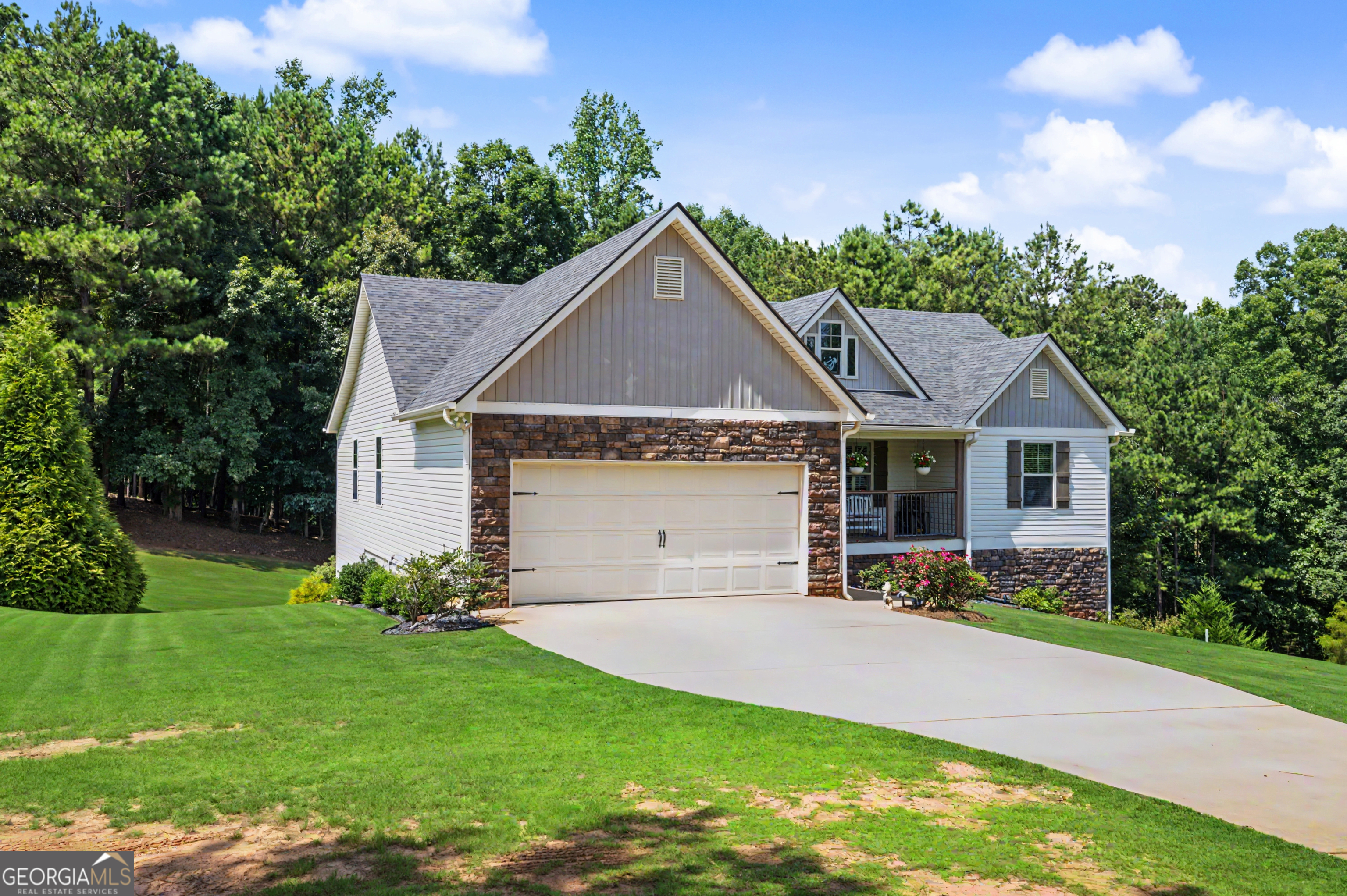 126 Copper Creek Drive Property Photo 3