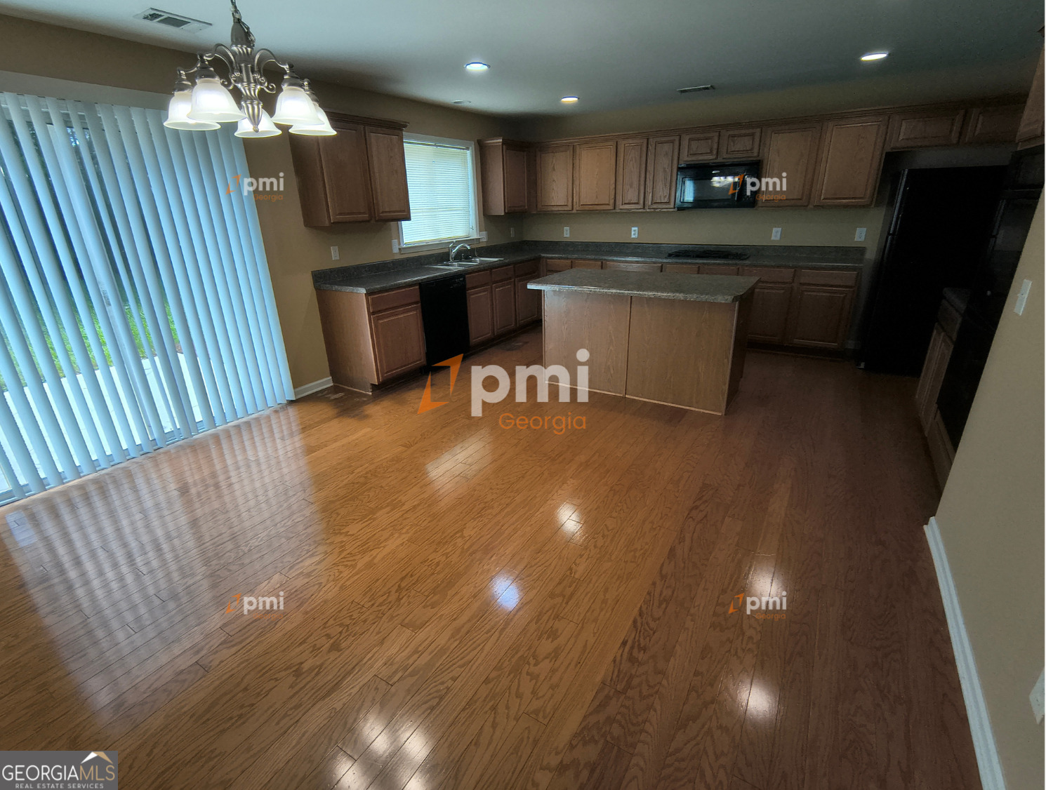 350 Fairmont Way Property Photo 3