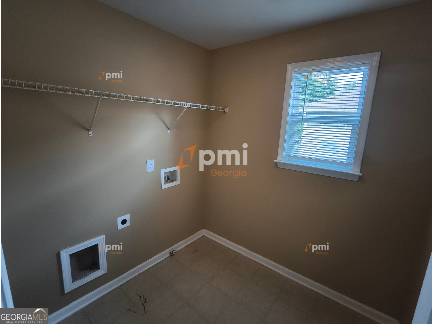 350 Fairmont Way Property Photo 6