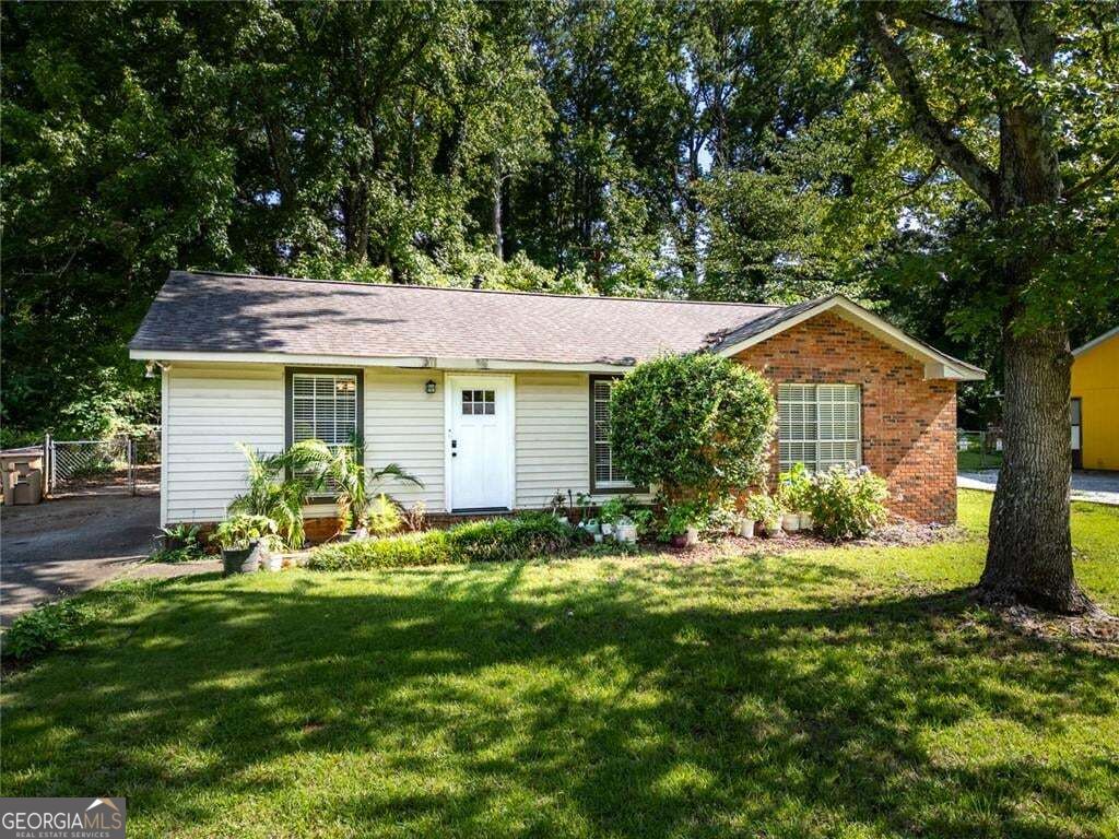 103 Sedgefield Drive Property Photo 2